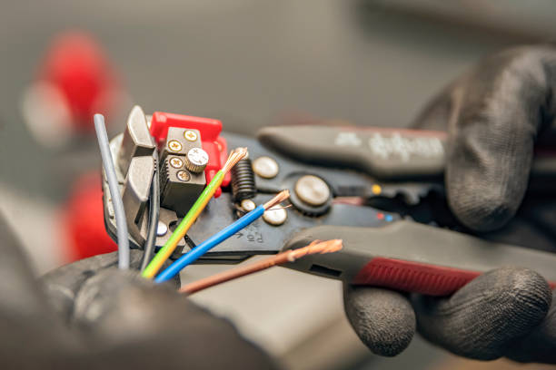 Best Emergency Electrical Repair  in Vienna, VA